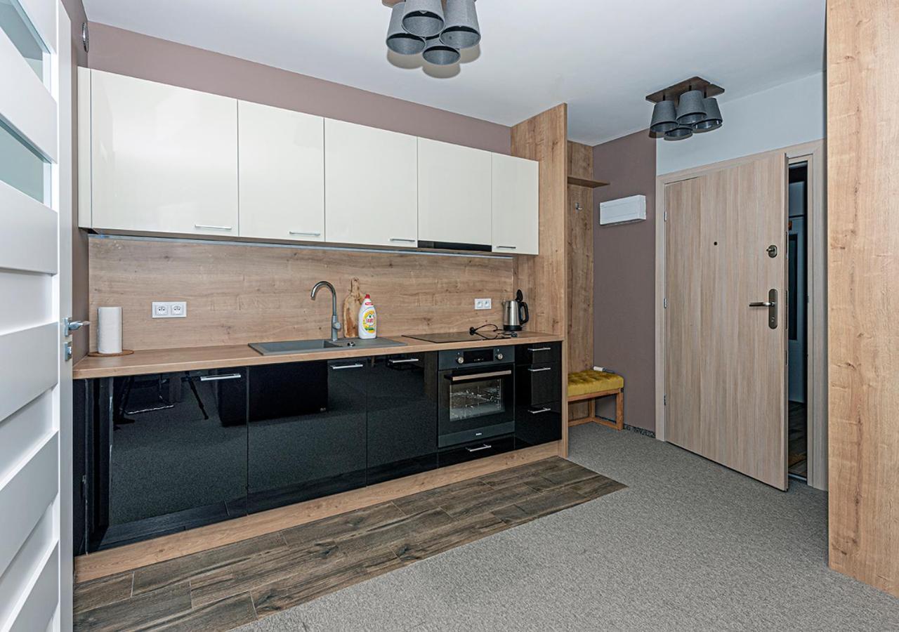 Piano Apartment *