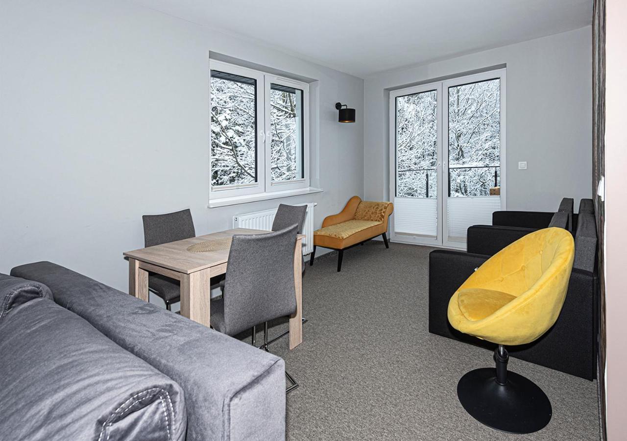 Piano Apartment