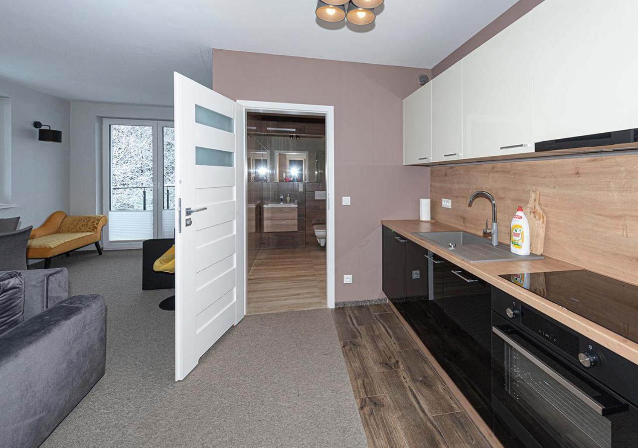 Piano Apartment *